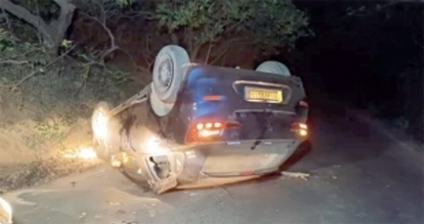 Rent-a-car flips on steep Mapausa-Siolim  slope; Poor lighting blamed