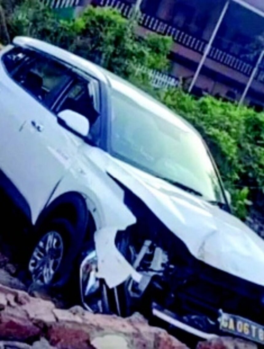 Rental car crashes into chapel wall