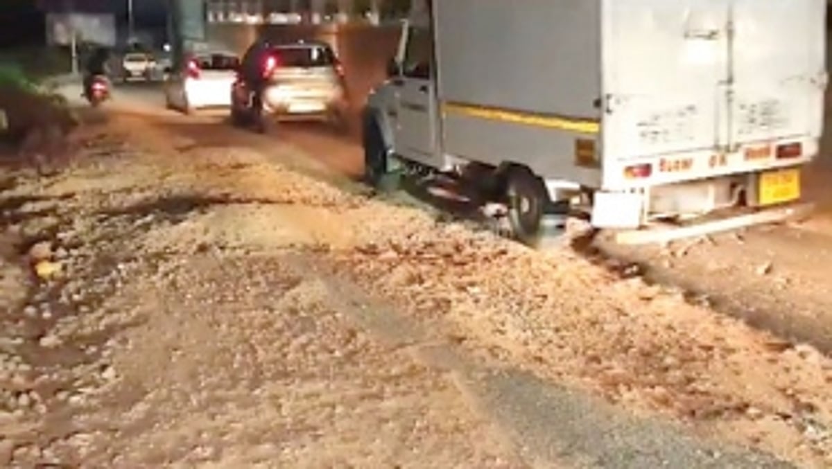 Repair Guirim-Mapusa service  road immediately: Commuters