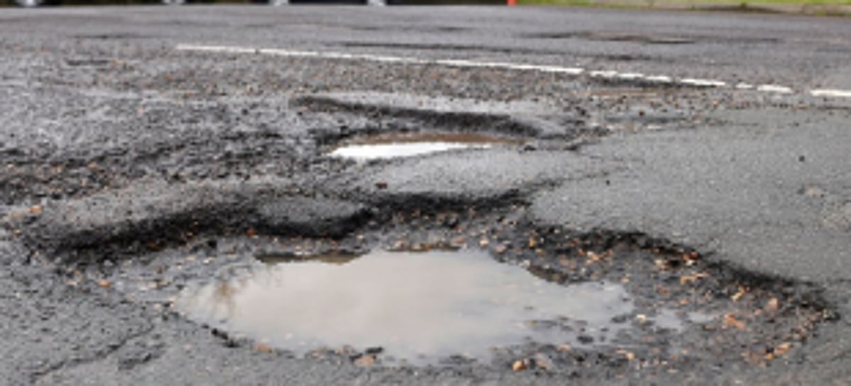 Repair Sattari potholes or will celebrate Ganesh festival at Roads Department: Cong
