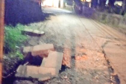 Repair huge pothole on Vaddy-Siolim road