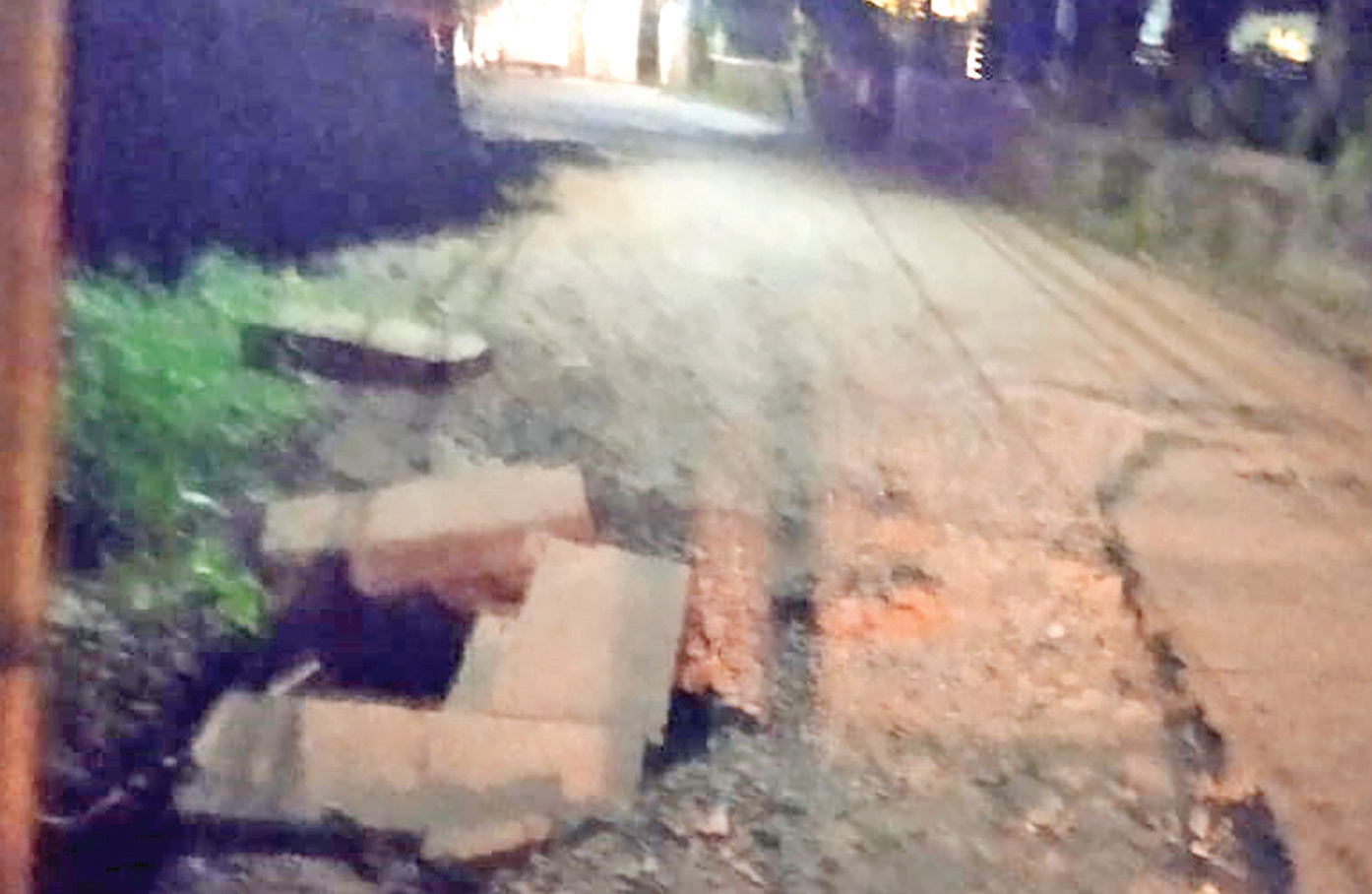 Repair huge pothole on Vaddy-Siolim road