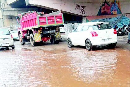 Repair potholed road at Karaswaddo junction