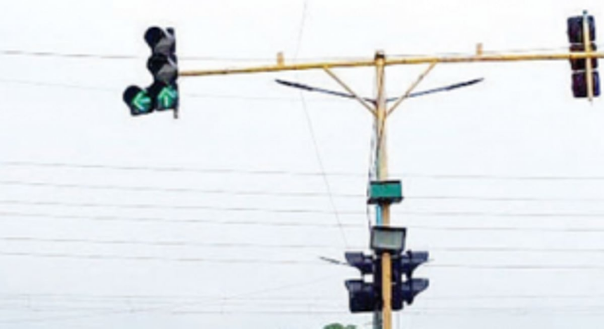 Repair traffic signals at Margao old market circle 1 Repair traffic signals at Margao old market circle