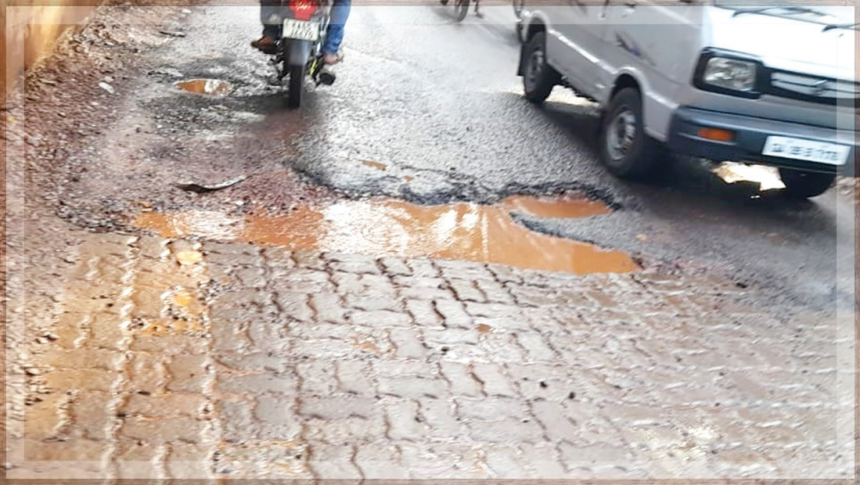 Repaired Pothole Resurfaces on Busy Cunchelim Road, Causing Traffic Woes 1 Repaired Pothole Resurfaces on Busy Cunchelim Road, Causing Traffic Woes