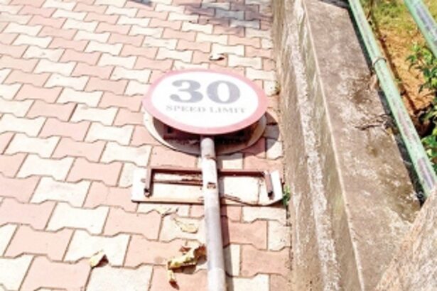 Replace dislodged traffic signboards with new ones