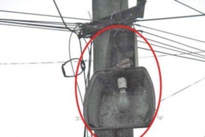 Replace streetlight fixture