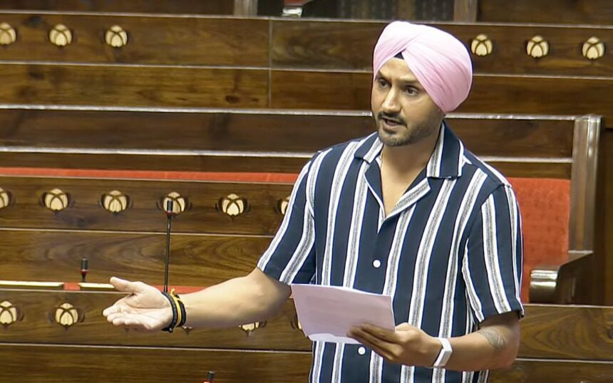‘Teri dhajjiya uda dunga’: Furious Harbhajan Singh slams ‘tuchha’ former Pakistan cricketer 1 Reports: Legendary Indian spinner Harbhajan Singh played a key role in Mullanpur getting IPL 2025 playoff games