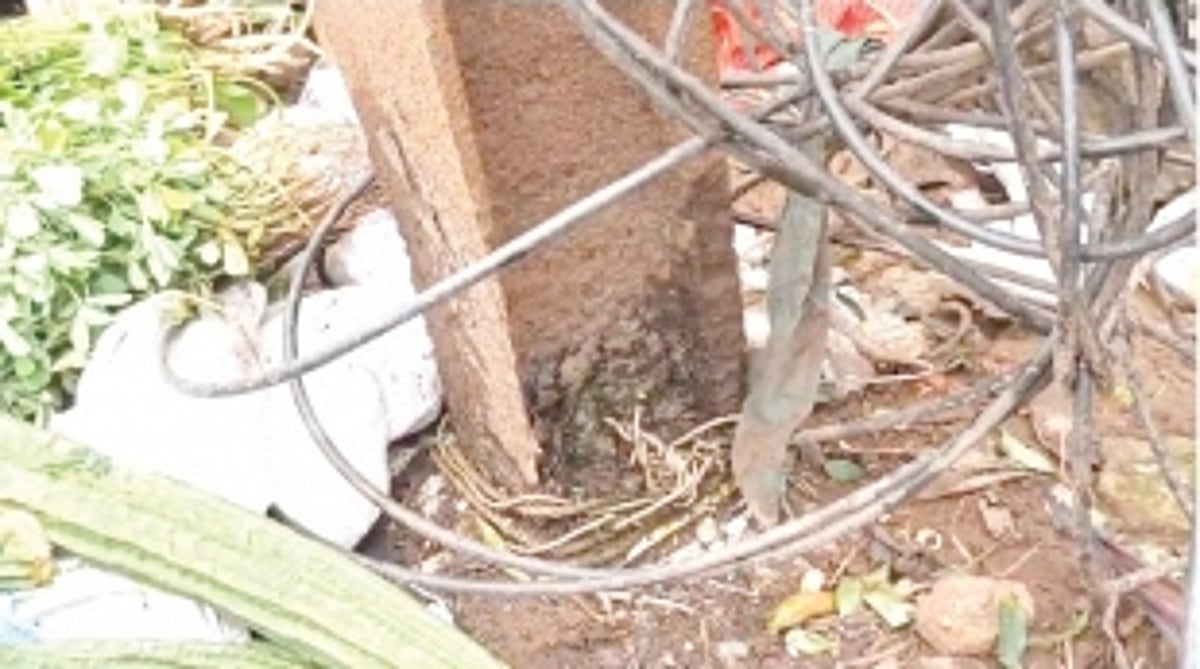 Residents call for immediate  replacement of hazardous electricity  pole at Rawanfond circle