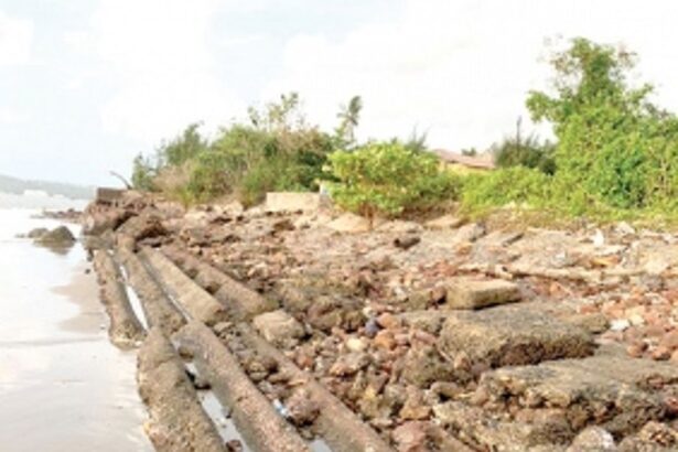Residents fear Panjim-Miramar coastal  stretch may get washed away