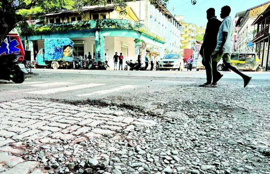 Residents peeved over haphazard pothole repair works in Panjim 1 Residents peeved over haphazard pothole repair works in Panjim