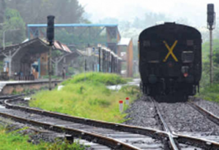 Restart Vasco to Collem train: South Goa locals