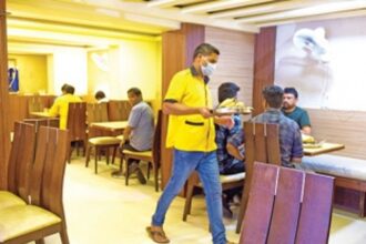 Restaurants open, but customers remain scarce