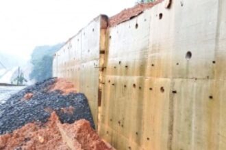 Retaining wall along the Kerya-Khandepar  national highway on the verge of collapse
