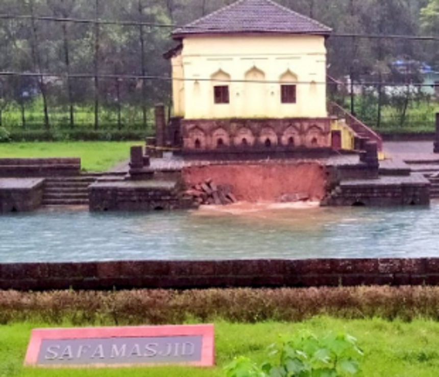 Retaining wall of Tank collapse poses risk to Safa Masjid