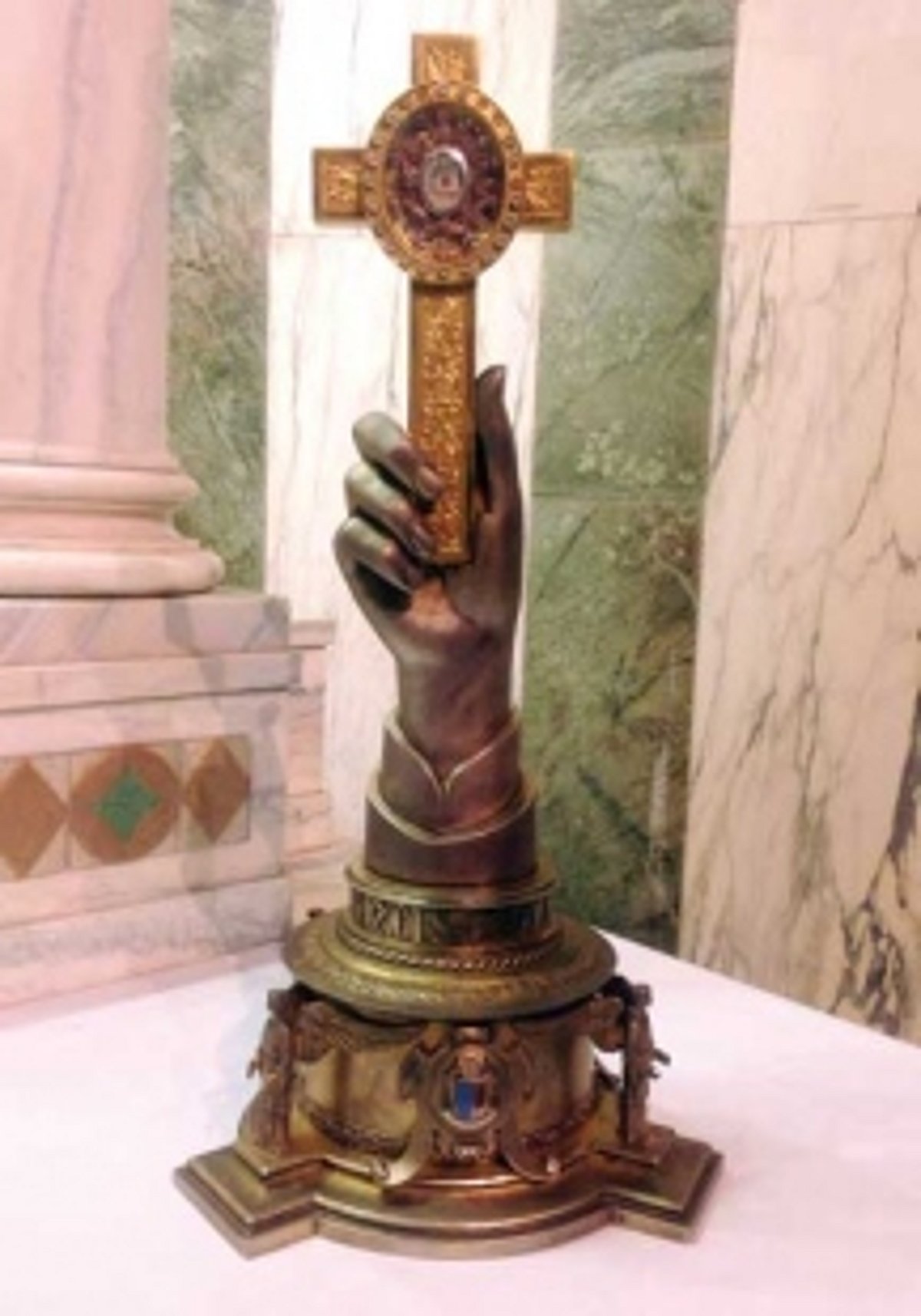 Reverent US parish  melted 350 wedding  rings for SFX reliquary