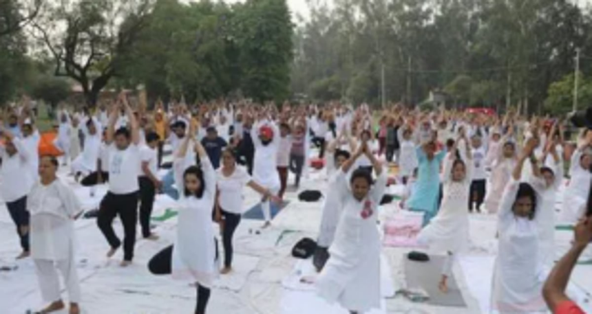 Revoke circular compelling teachers, students to attend yoga event: Cong