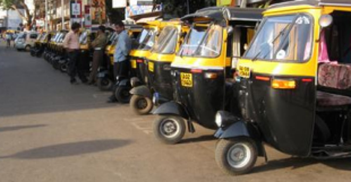 Rickshaw operators, rented vehicles seek financial support from govt