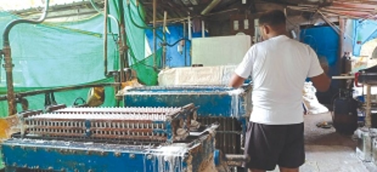 Rising from the ashes:  Candle-maker Dayanand Lotlikar’s  story of grit and gumption