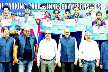 Ritvik, Divyanshi wear U-15 crowns