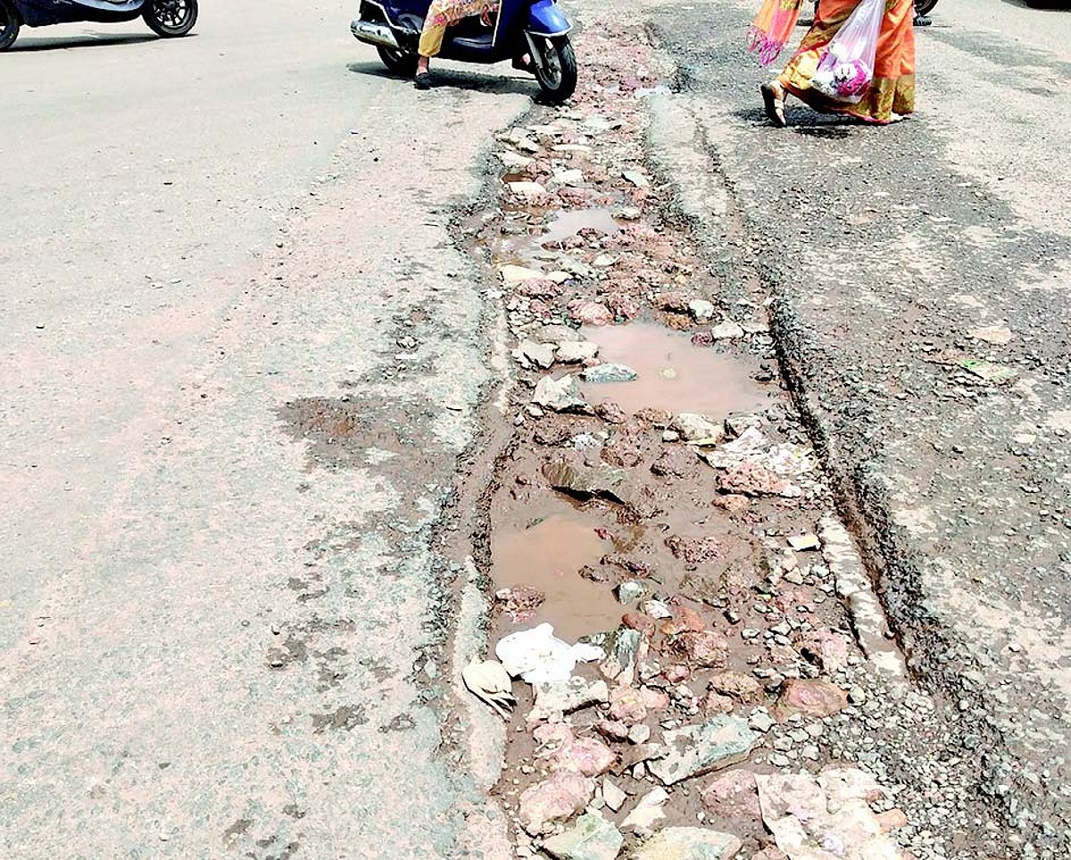 Road at Vasco bus-stand in pathetic state