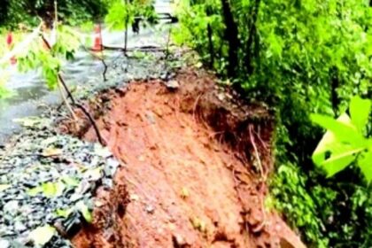 Road collapses at Chorla Ghat; poses threat to motorists