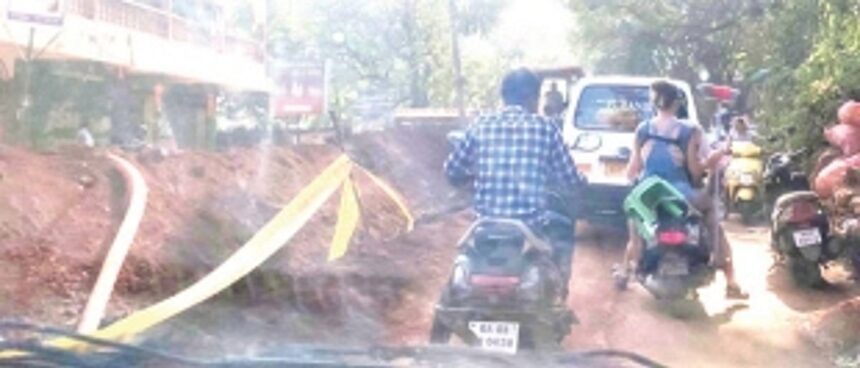 Road dug up for power sub-station work causing traffic congestion at Arambol