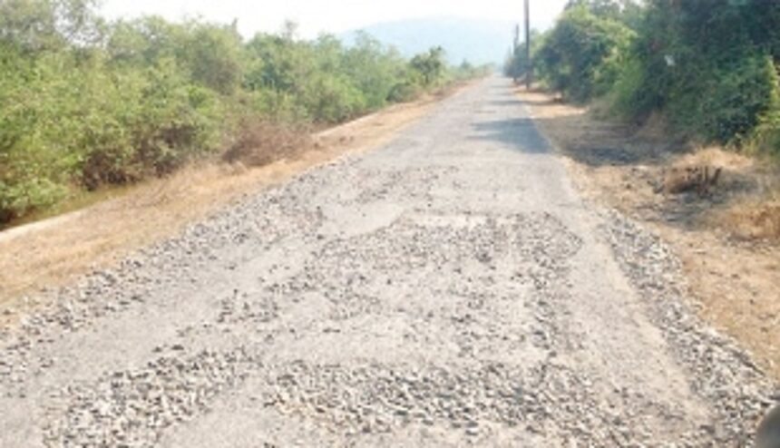 Road leading to Tuem ferry in bad condition