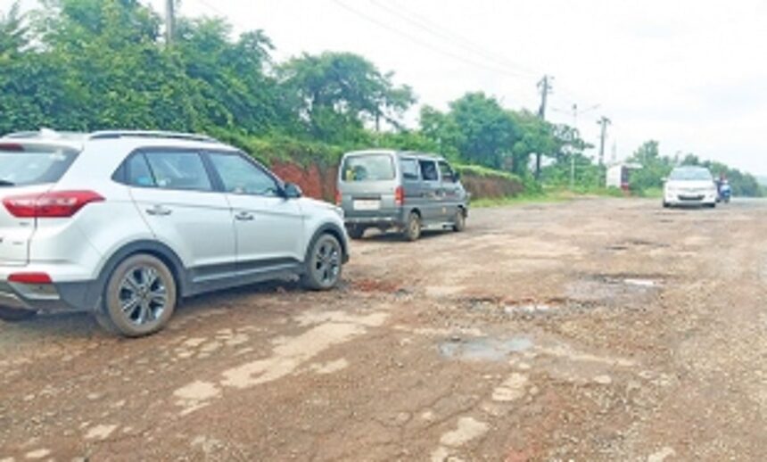 Road near Cupramodi cemetery turns unmotorable 1 Road near Cupramodi cemetery turns unmotorable