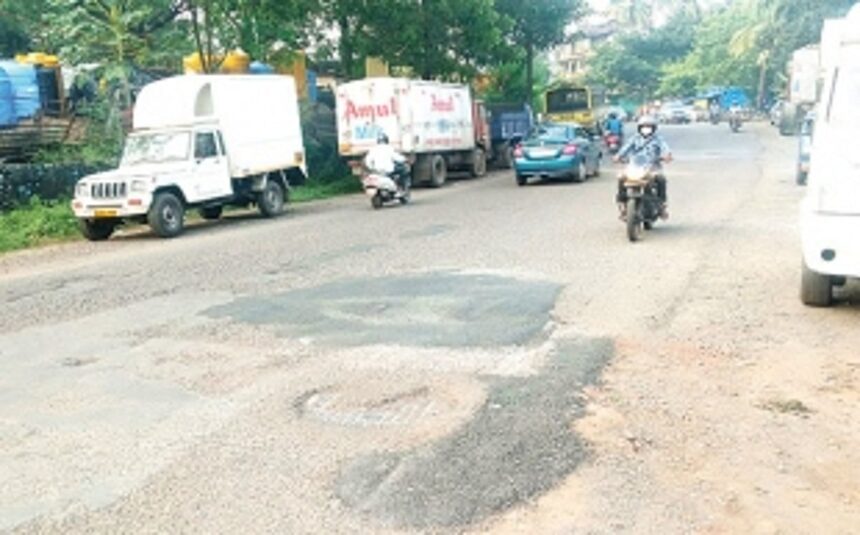 Road repairs are of no relief claim Pondaites, demand hot mix carpeting 1 Road repairs are of no relief claim Pondaites, demand hot mix carpeting