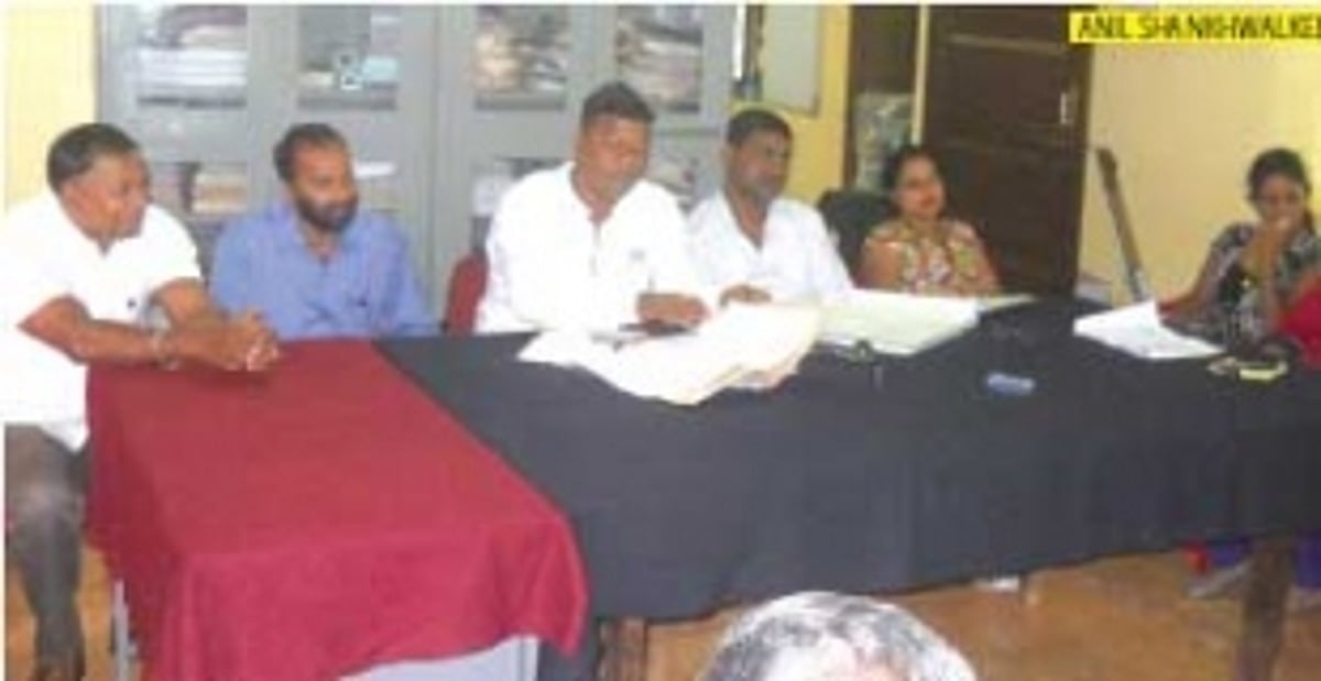 Road through fields proposal annoys Sangolda farmers