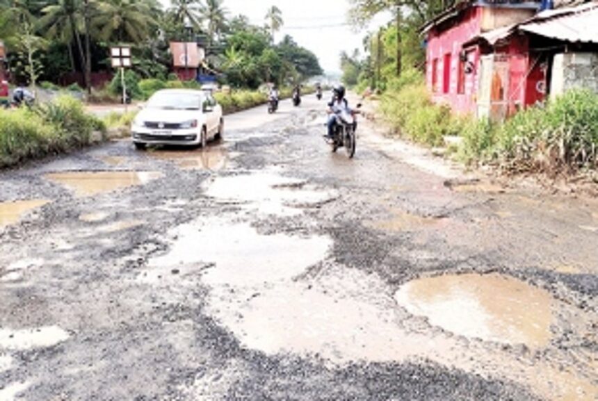 Roads in Bardez have turned from bad to worse, complain residents 1 Roads in Bardez have turned from bad to worse, complain residents