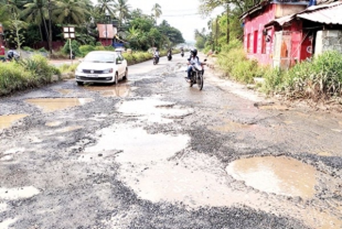 Roads in Bardez have turned from bad to worse, complain residents