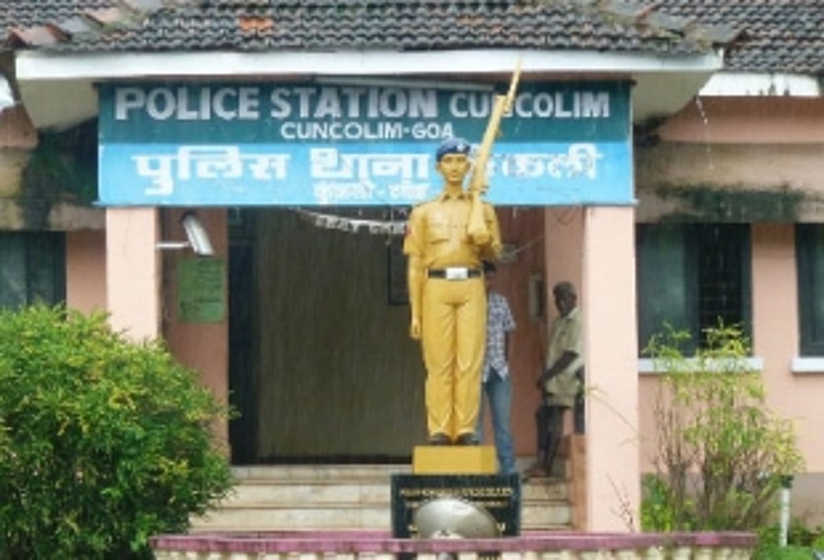 Robbery accused escapes; two constables suspended