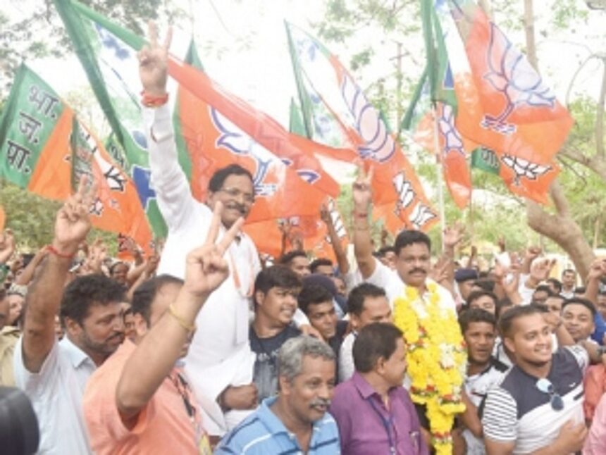 Rocky govt now anchors on firmer shores