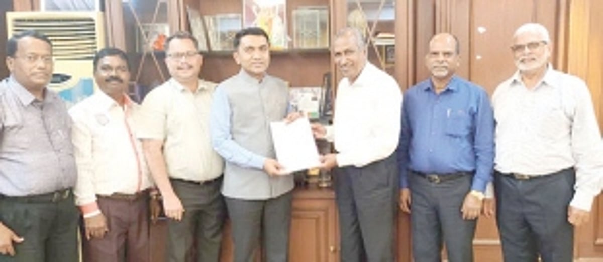 Romi Konkani Associations urge CM to  bestow equal status to Roman script