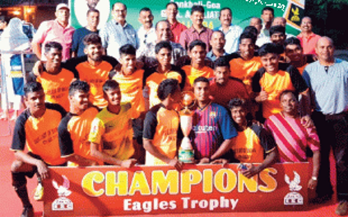 Rossman Cruz lift Musa Ali Aga Trophy