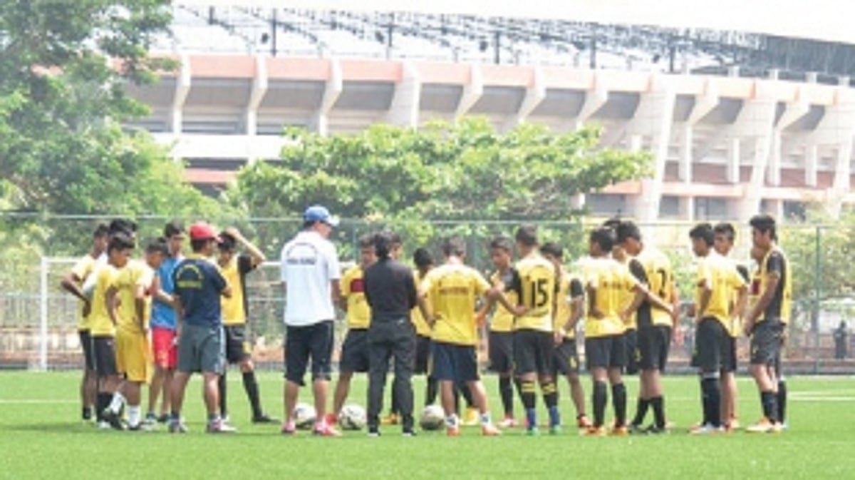 Royal Wahingdoh, Minerva FC aim for title