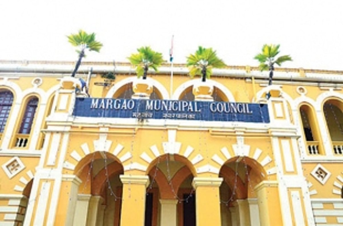 Ruckus at Margao municipality meet over demand  for Vigilance inquiry into 2019 BS4 truck scam