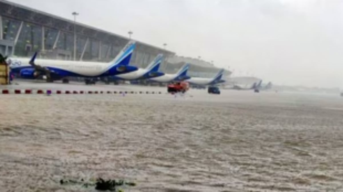 Runway at Chennai airport flooded, flights affected