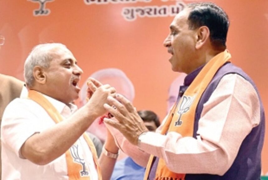 Rupani to continue as Gujarat CM