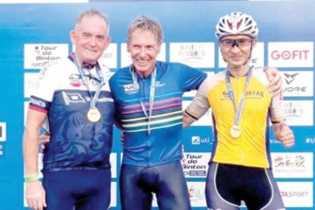 Russell wins UCI World Series Tour race