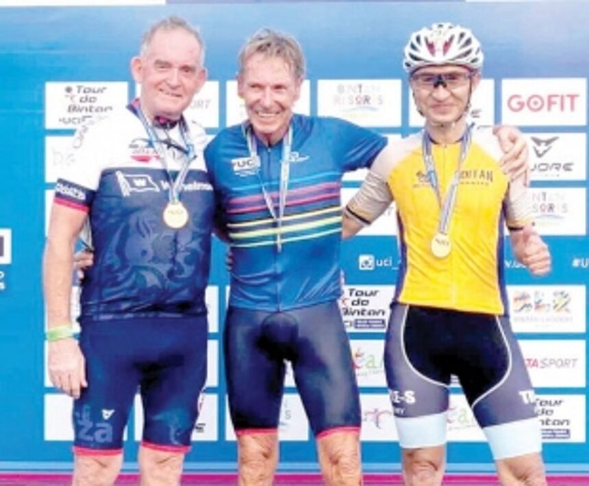 Russell wins UCI World Series Tour race