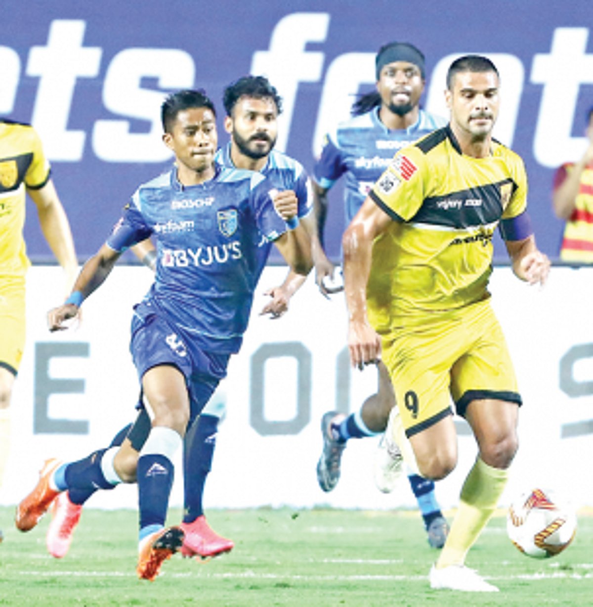 Ruthless Hyderabad send Kerala Blasters packing