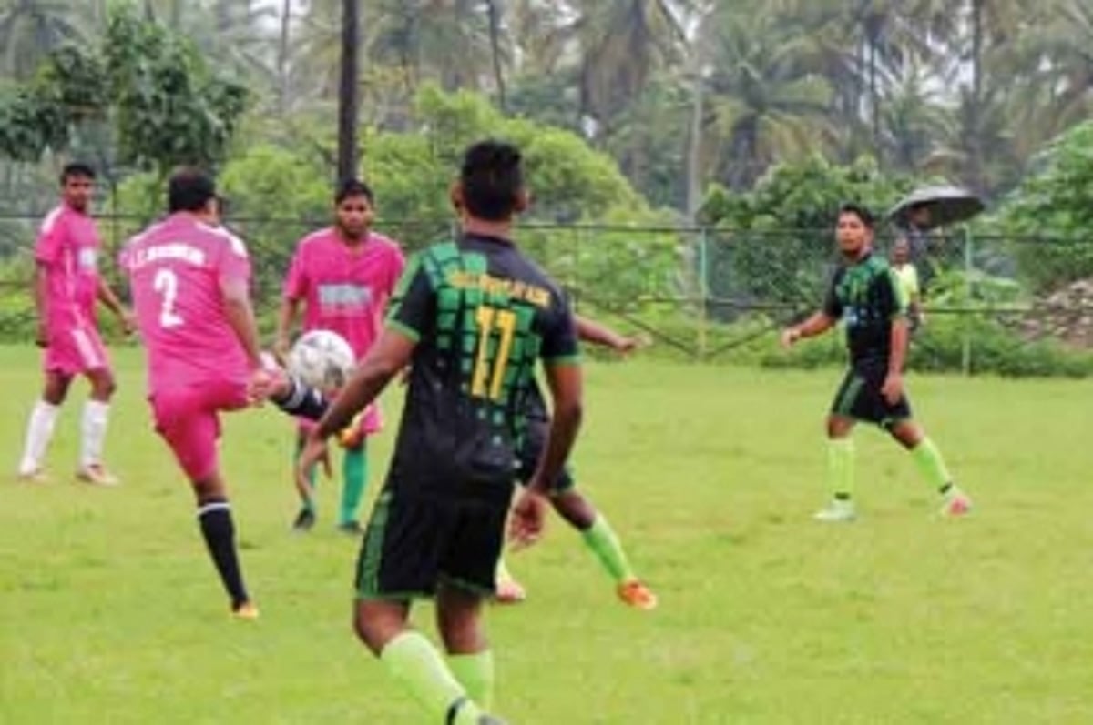 SC Davorlim storm into final