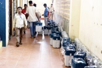 SECURITY LAPSE? Several EVMs remain outside STRONG ROOM even 20 hours after polling