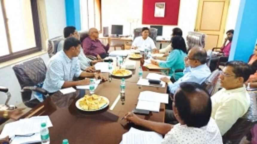 SGPDA board meet discusses market upkeep, non-functional elevator