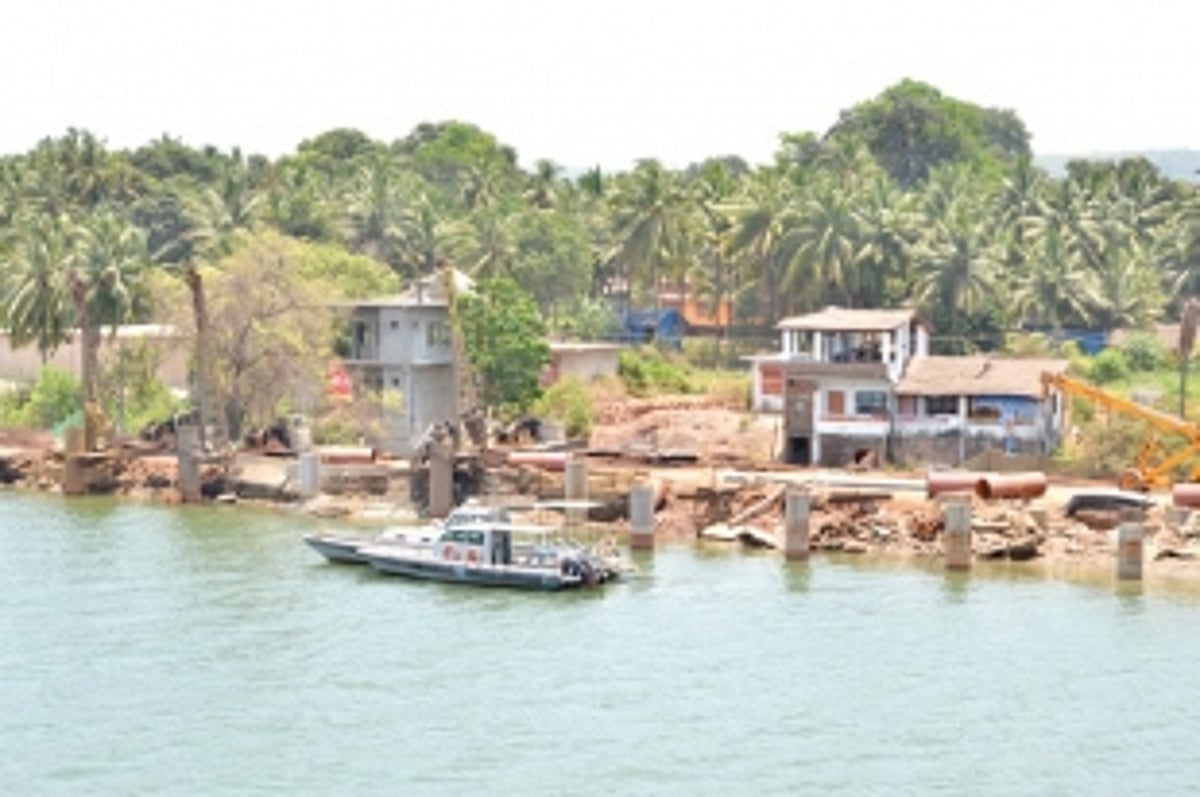 SIOLIM Jetty  in TROUBLED WATERS
