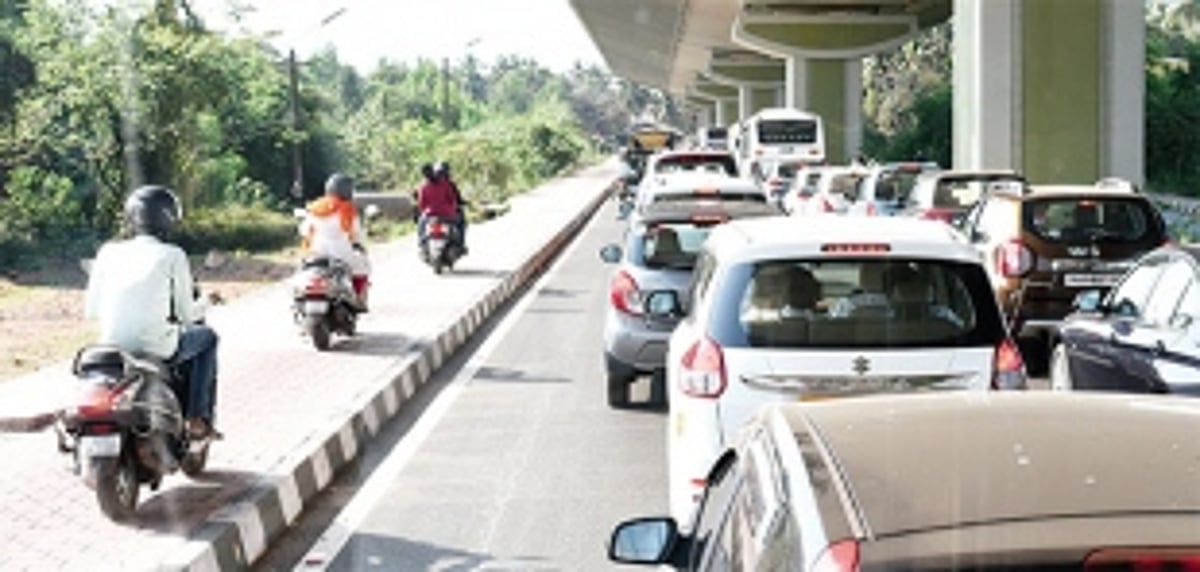 SOME DISCIPLINE ON THE ROADS PLEASE