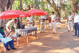 SP Prasoon visits  Goa-Dodamarg  check post